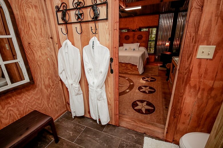 Cora's Cabins