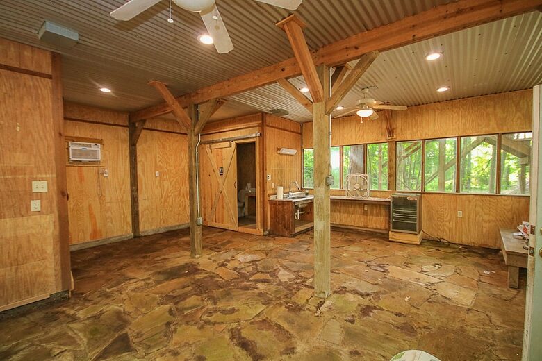 Cora's Cabins