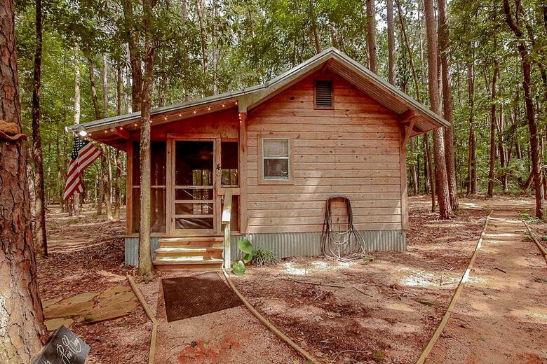 Cora's Cabins