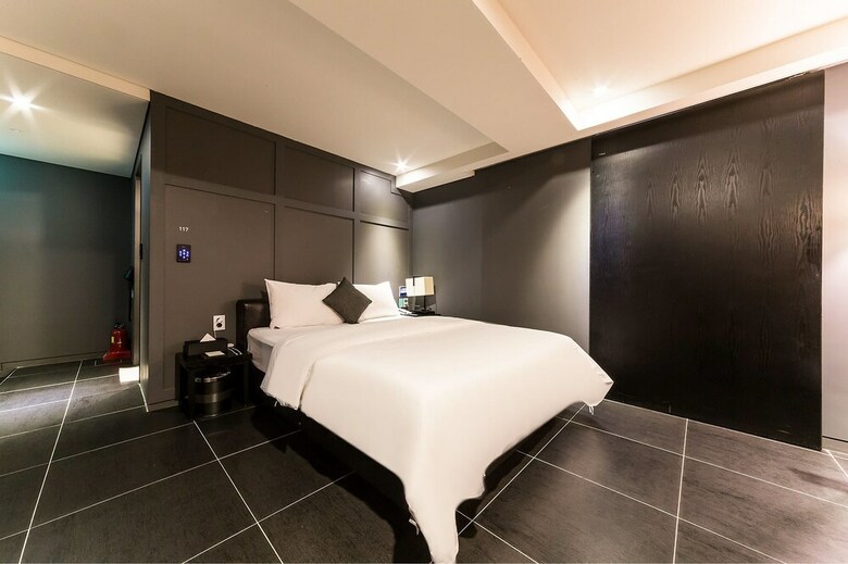 Nine Hotel