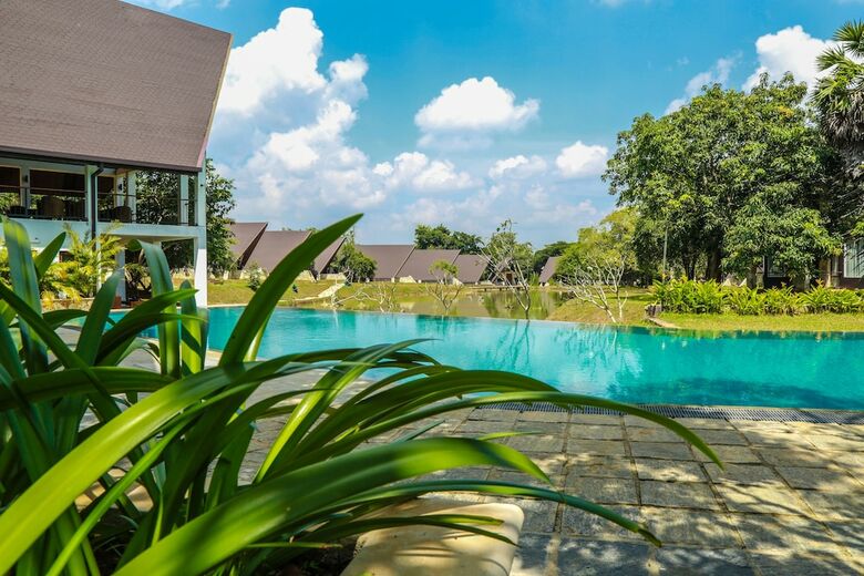Hotel Liyya Water Villas