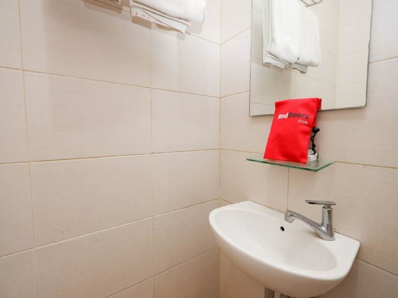 Hotel Reddoorz Plus @ Singosari Raya