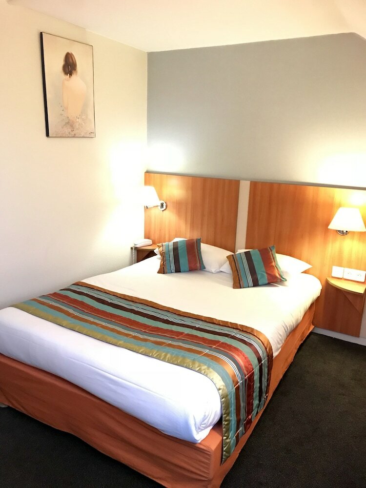 Hotel Kyriad Les Ulis