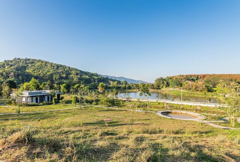 Hotel Chiangrai Lake Hill Resort