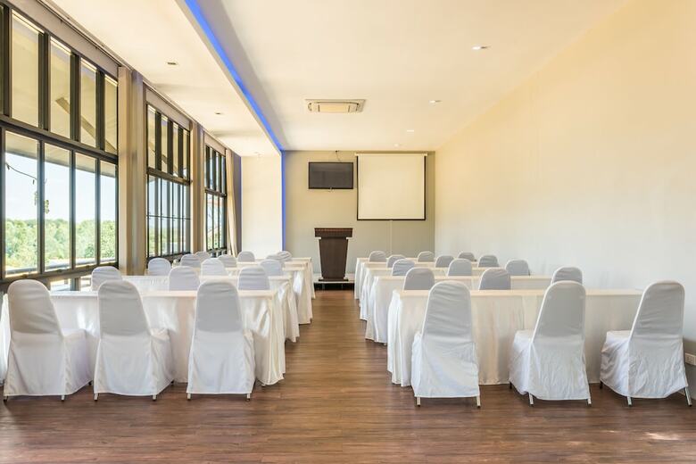 Hotel Chiangrai Lake Hill Resort