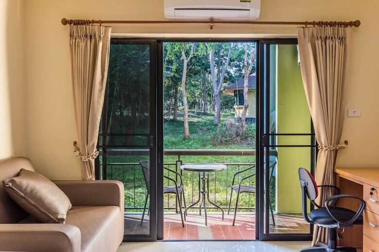 Hotel Chiangrai Lake Hill Resort