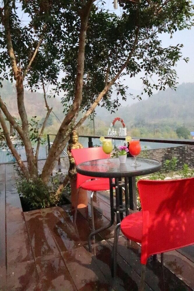 Hotel Chiangrai Lake Hill Resort