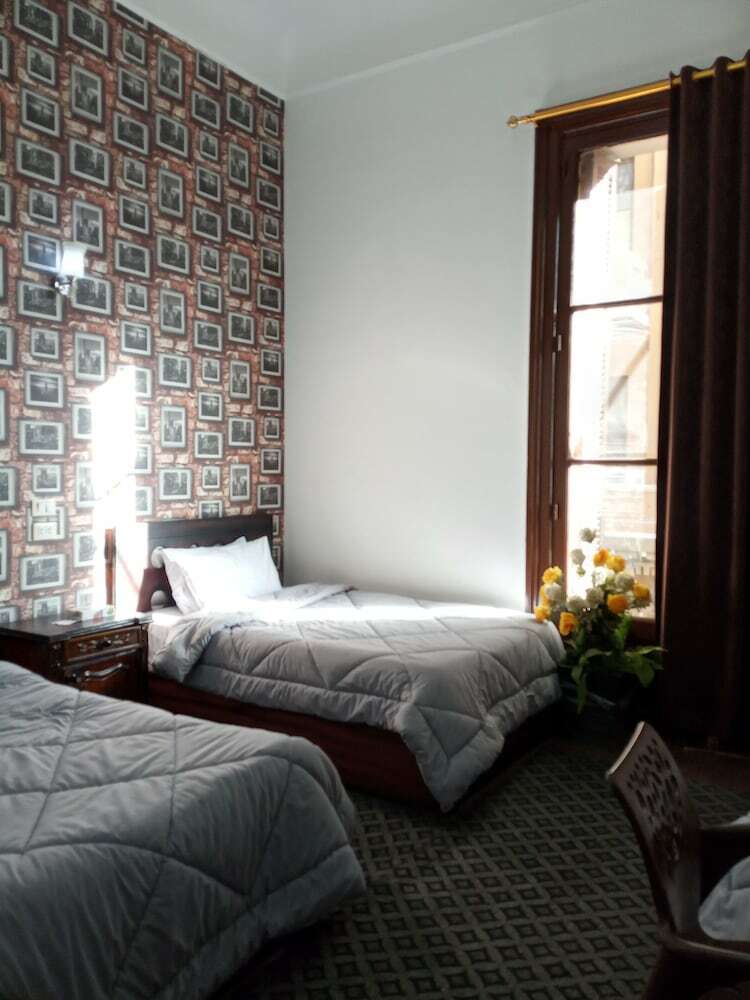 Voyage Hotel