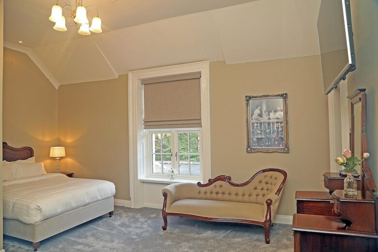Greenway Manor Hotel