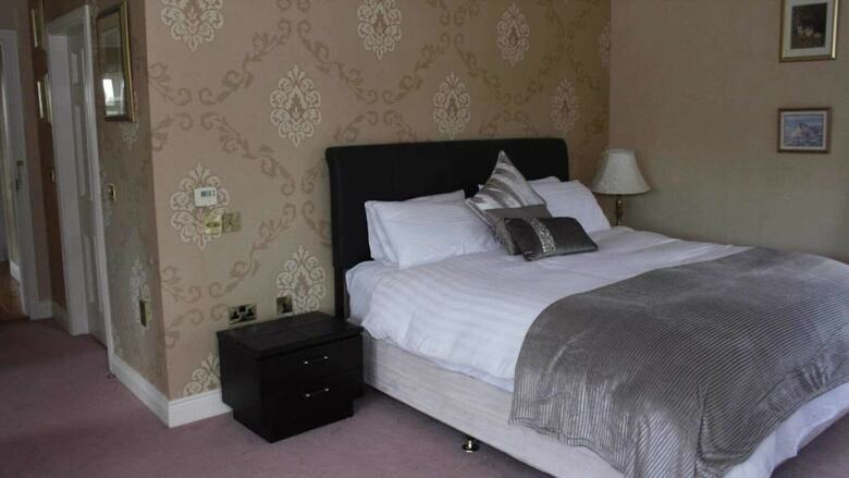 Bed & Breakfast Roe Valley Manor And Estate