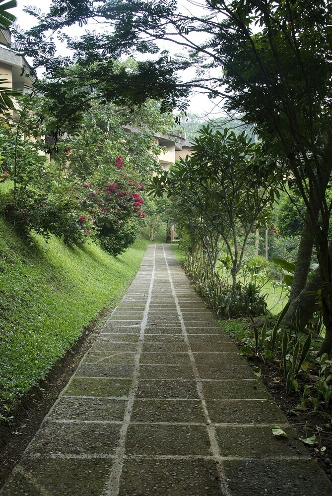 The Cipaku Garden Hotel
