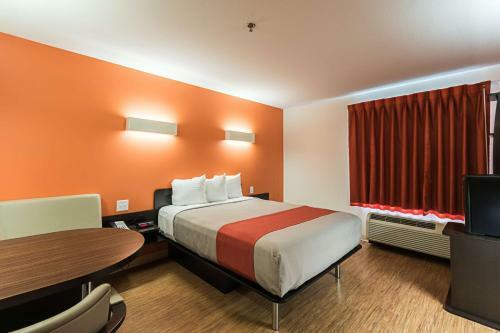 Motel 6 - Moosomin
