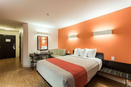 Motel 6 - Moosomin