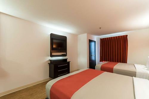 Motel 6 - Moosomin