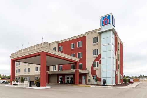 Motel 6 - Moosomin