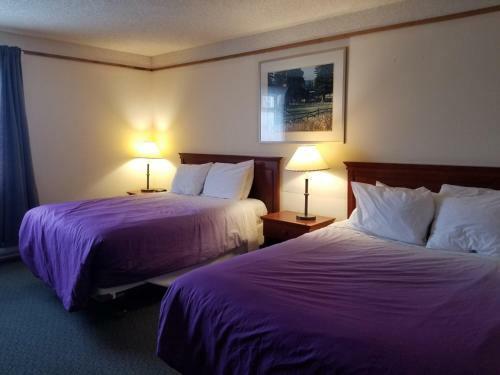 Posada Moosomin Country Squire Inn