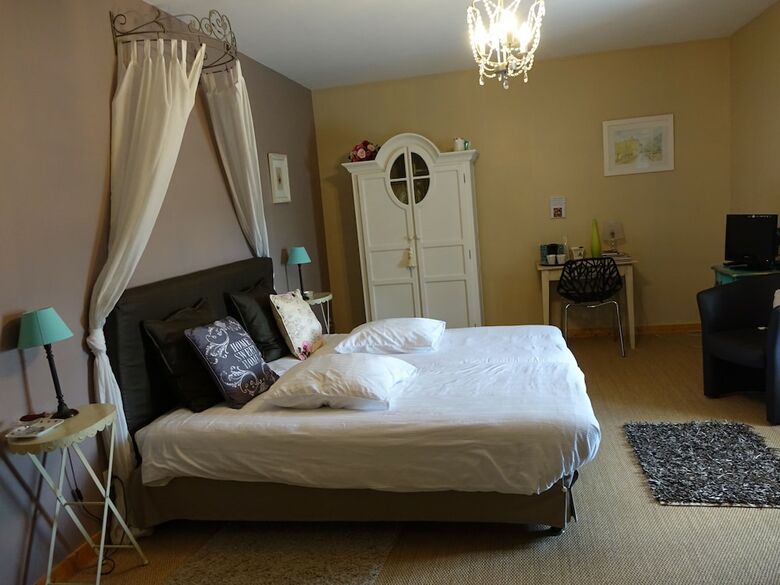 Hotel Le Logis de La Poupeli�re