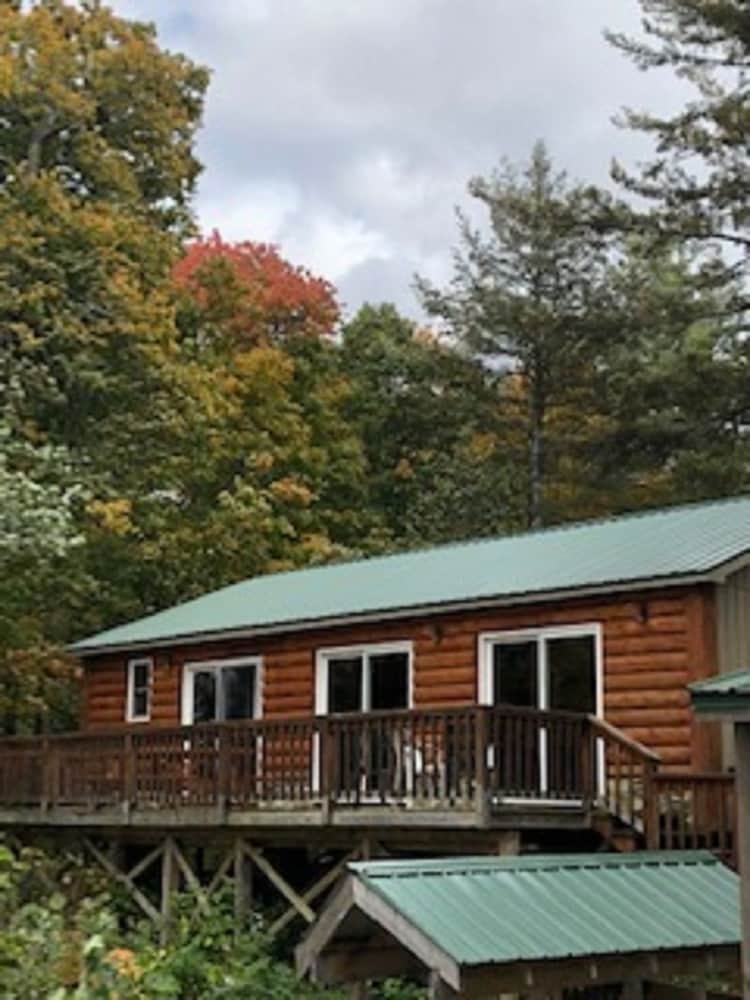 Riverbay Adventure Inn