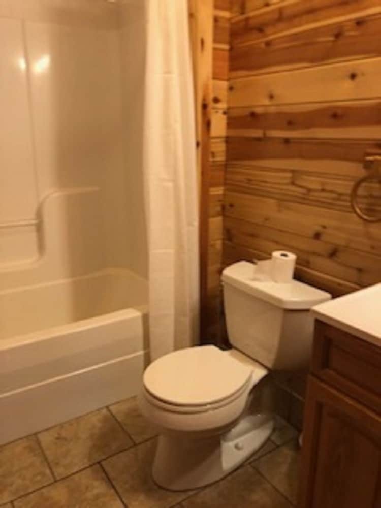Riverbay Adventure Inn
