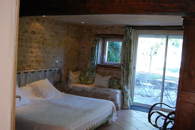 Hotel Chambre D'h�tes La Pertuzerie