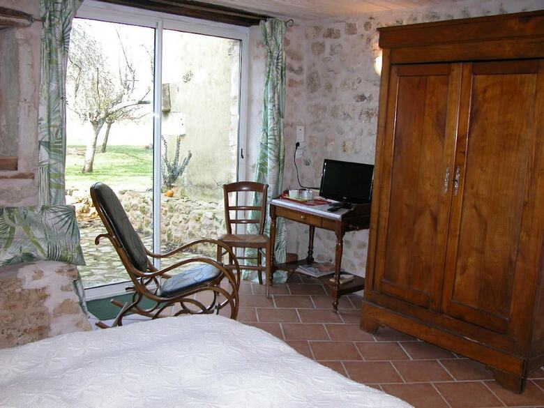 Hotel Chambre D'h�tes La Pertuzerie