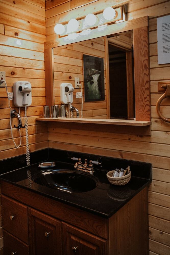 Hotel Big Creek Lodge - Working Guest Ranch