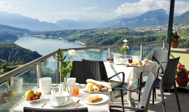 Viridis Hotel