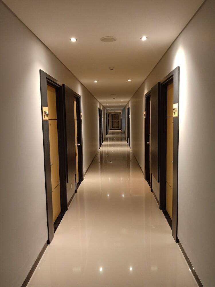 Hotel Front One Inn Kediri