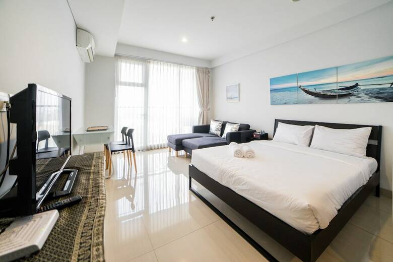 Mountain View Studio @ Dago Suites Apartment With Balcony