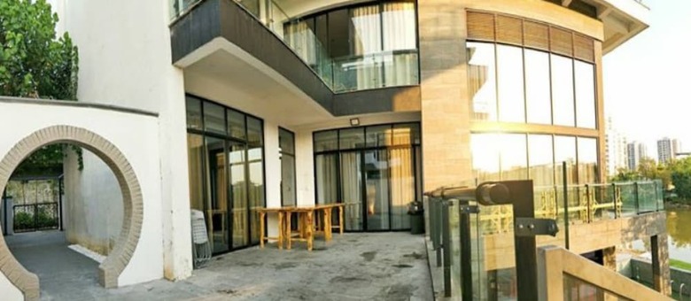 Moon River Villa No 12