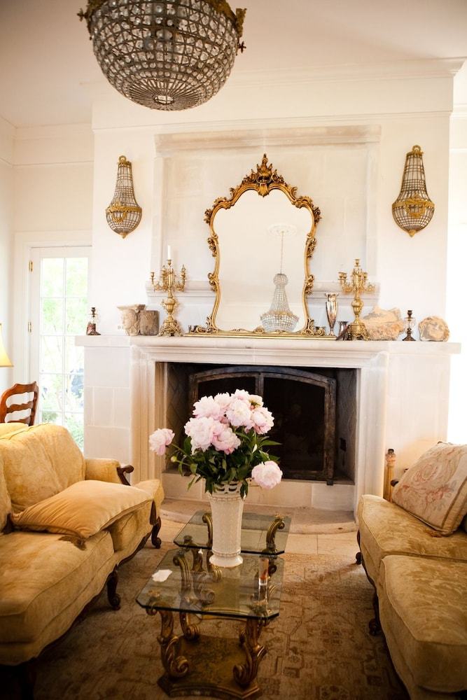 Villa Weddings At Highholdborne