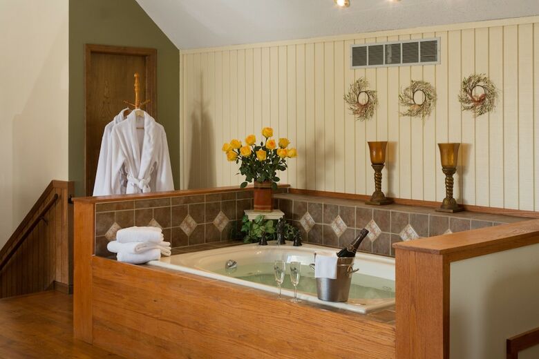 Bed & Breakfast Cedar Crest Lodge