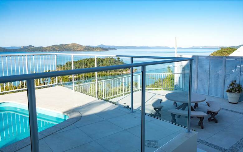 Panoramic Paradise On Shute
