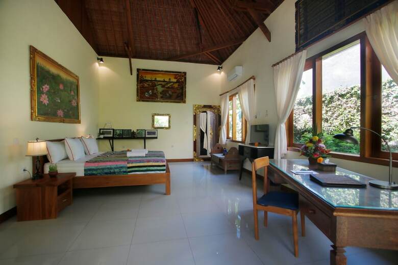 Bed & Breakfast Graha Madesimon