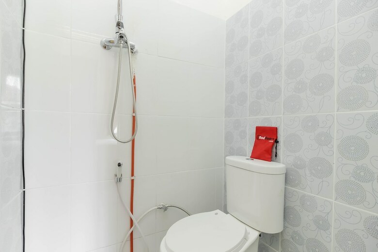 Hotel Reddoorz Near Jembatan Ampera Palembang