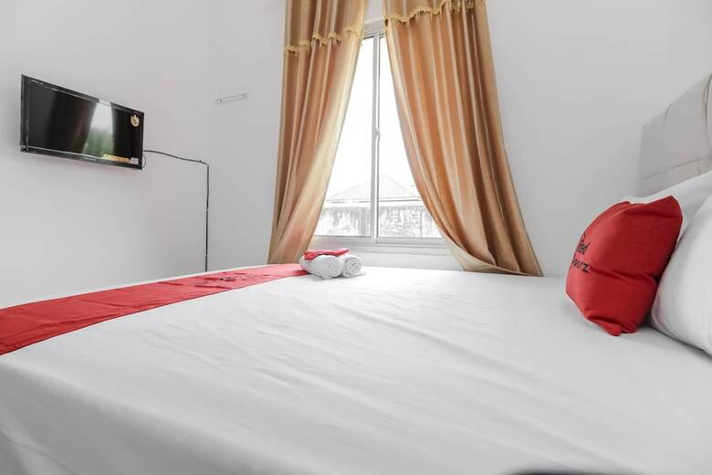 Hotel Reddoorz Near Jembatan Ampera Palembang
