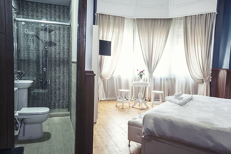 Hotel Tahrir Plaza Suites