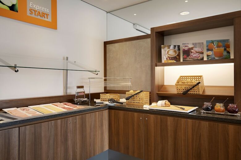 Hotel Holiday Inn Express Bremen Airport