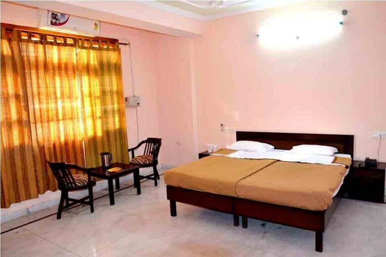 Hotel Atul Regency