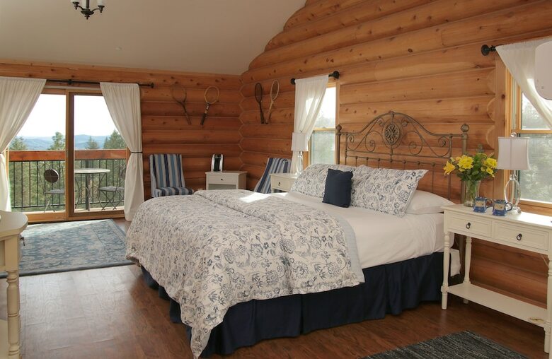Bed & Breakfast Courtwood Inn
