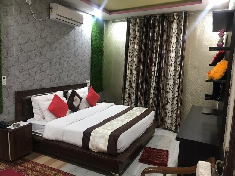 Hotel Grand Raga