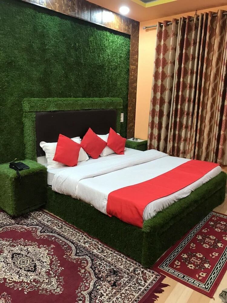 Hotel Grand Raga