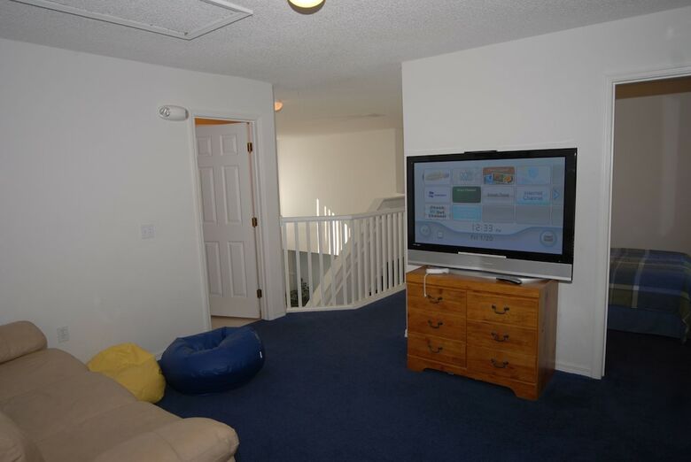 Ov1586 - Crescent Lakes - 7 Bed 4 Baths Villa