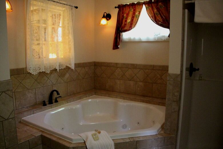 Bed & Breakfast Hickory Bridge Farm Restaurant