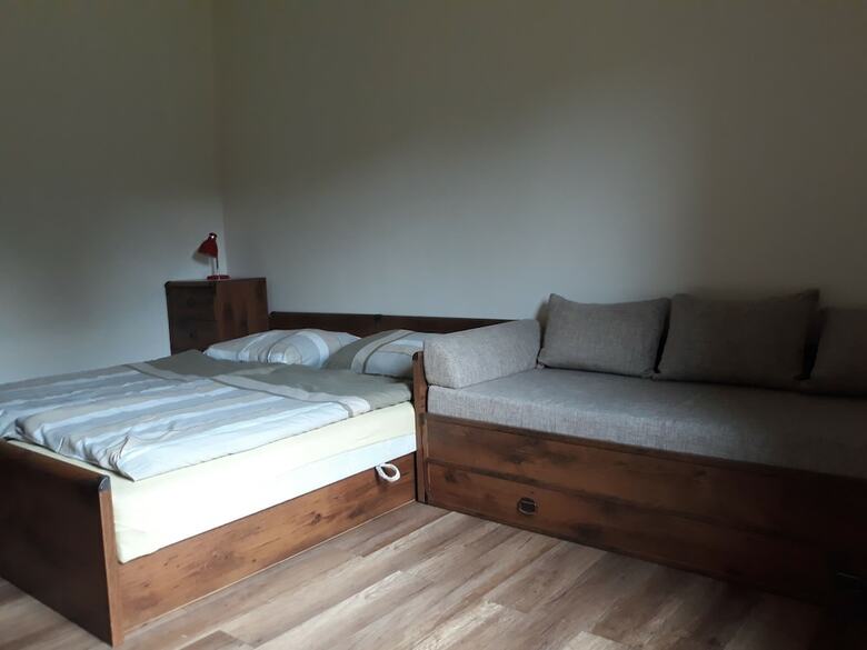 Hotel V�r�s-cser Vend�gh�z