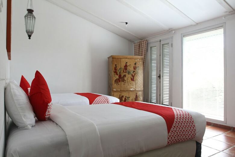 Oyo 156 Wirasamala Villa
