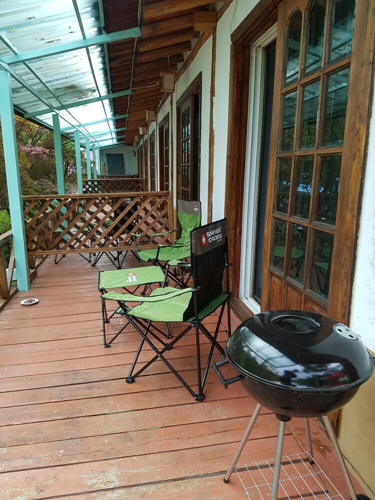 Hwaya Mountain Pension