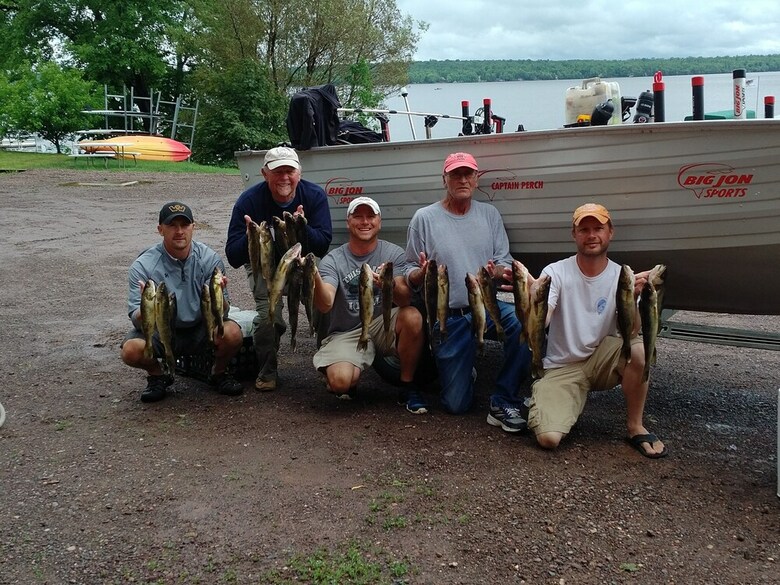 Posada Aj's Walleye Lodge