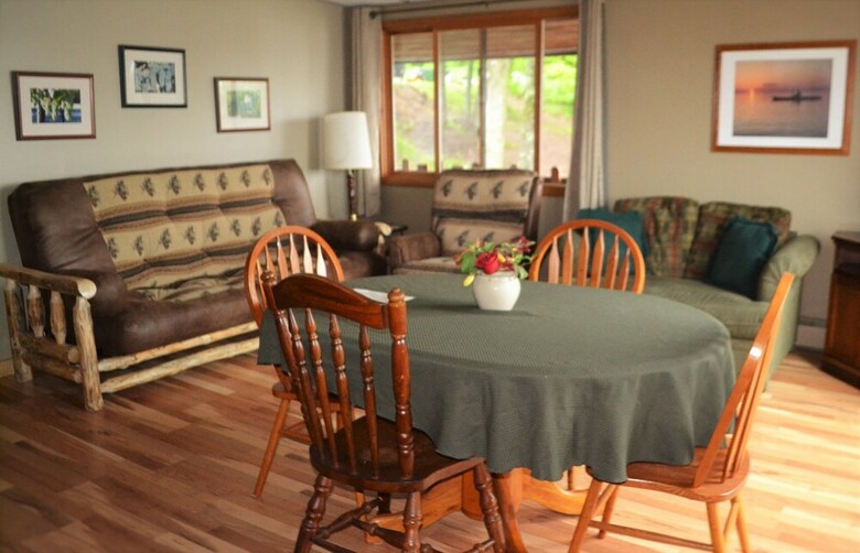 Posada Aj's Walleye Lodge