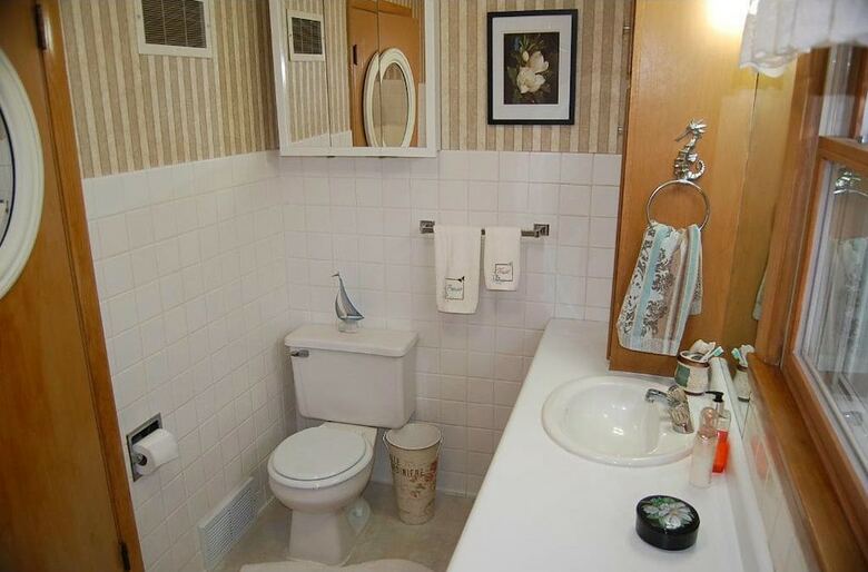 3-bedroom Lakefront House